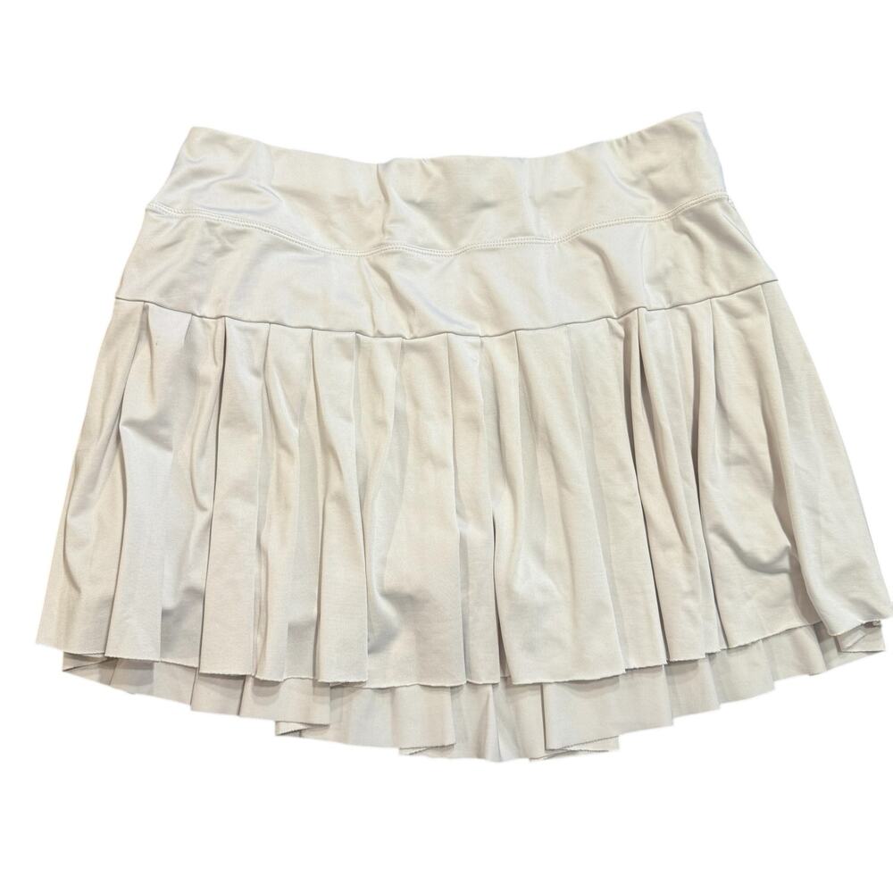 Amazon women tennis skort, white, pleated, XL